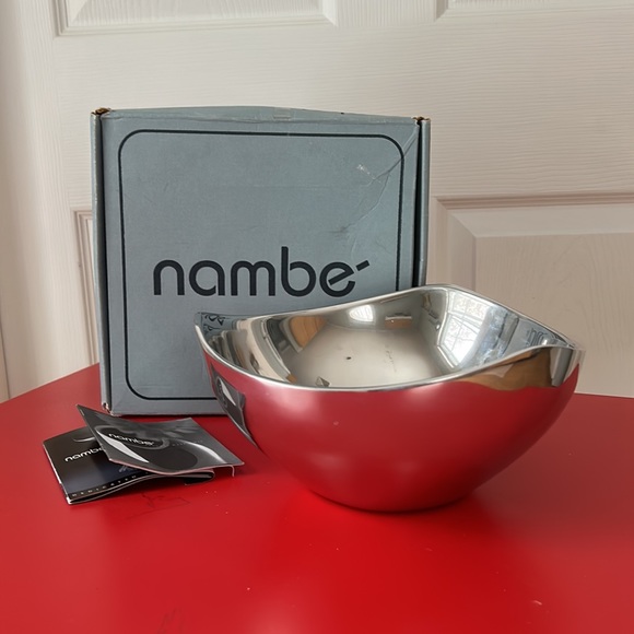 New in box! 1967 nambe Tri-Corner Bowl - Picture 3 of 6